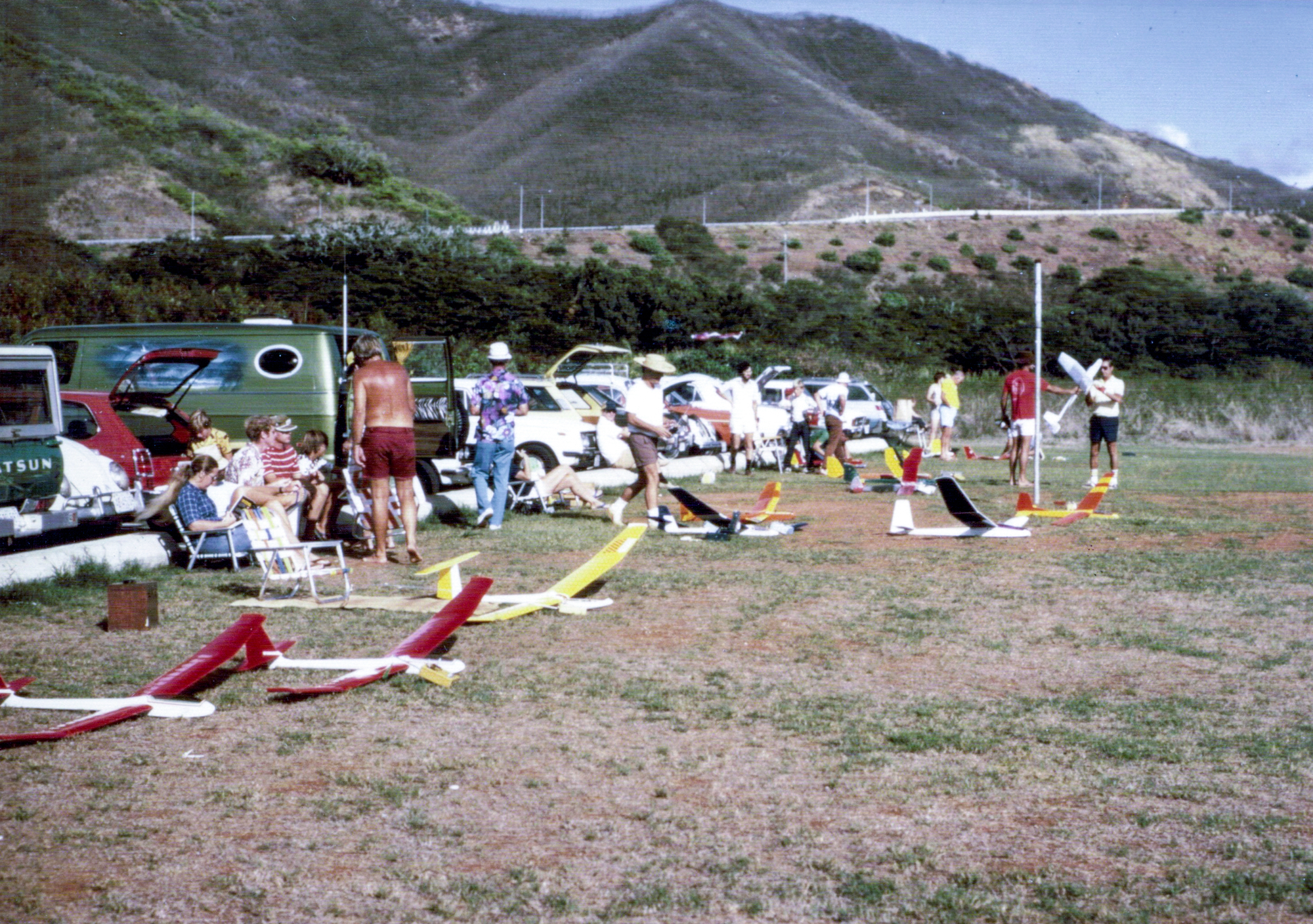 1970s - Mark Chung launching his original design sailplane