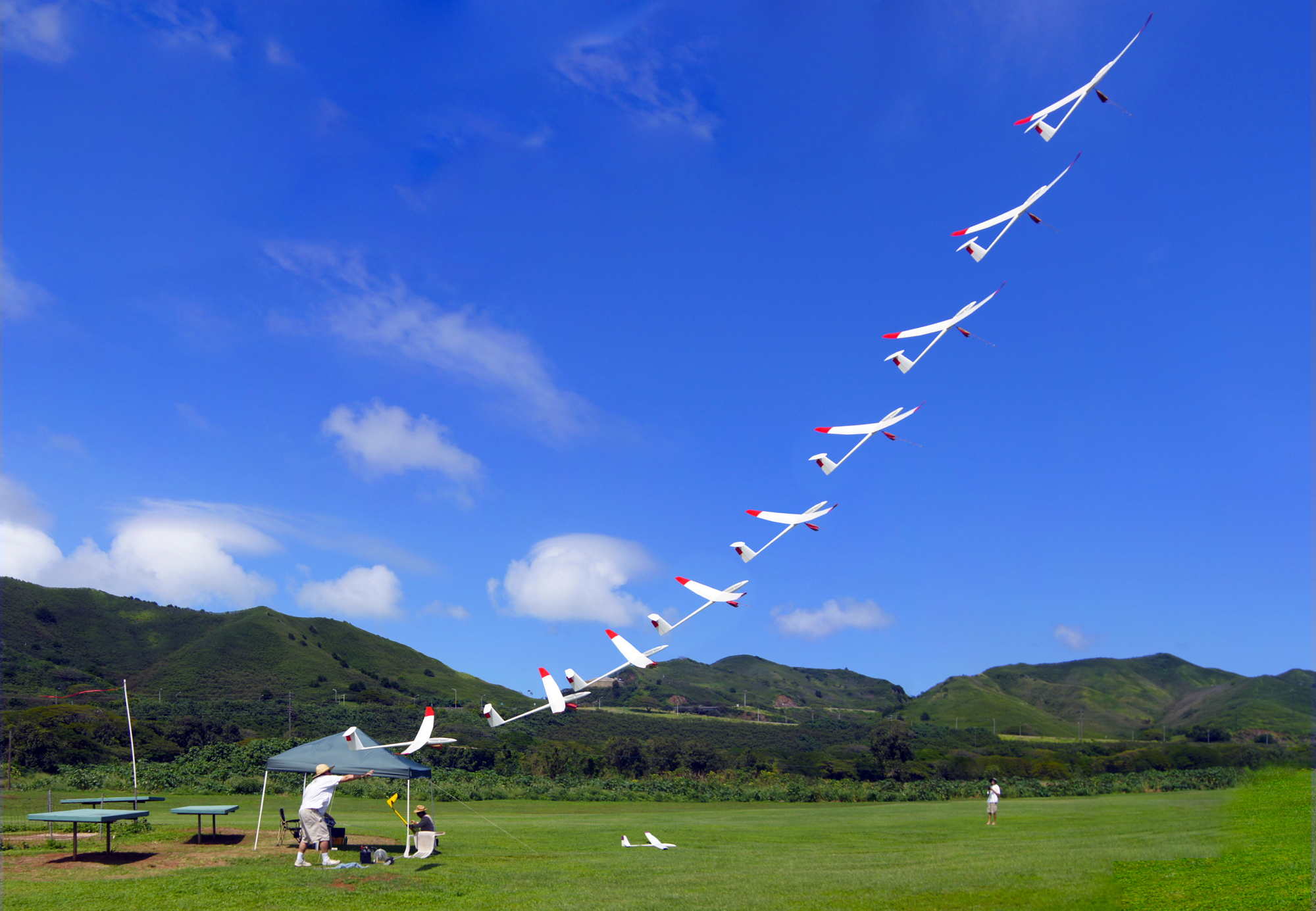 Slo-motion launch of Dave Hill's Cloud 9