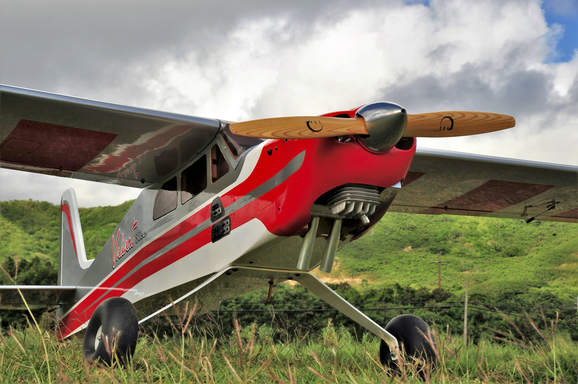Valiant 30cc tow-plane